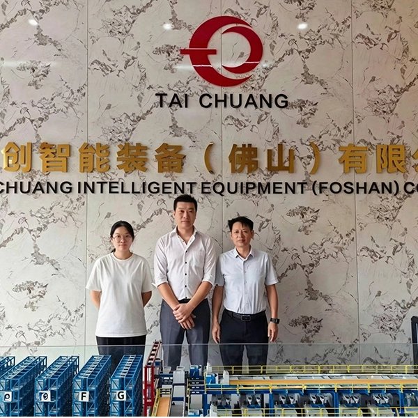 عميل ياباني يزور Taichuang لتقييم آلات نقر الجوز